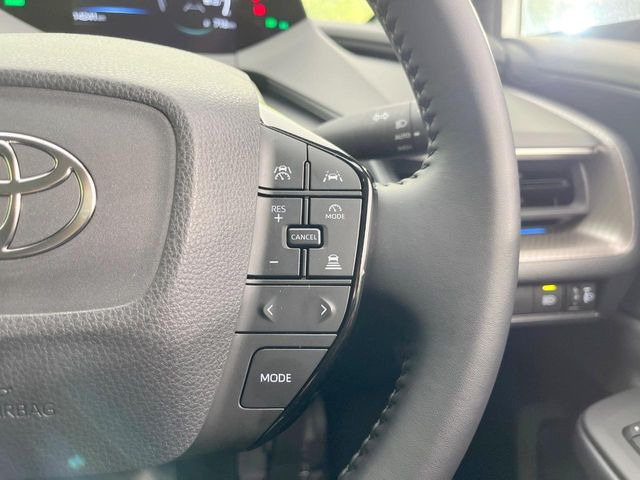 【レーダークルーズコントロール】高速道路での長距離走行が楽に!!自動で速度を保つクルーズコントロールが、衝突軽減システムと連携し、前方の車両を感知して車間を保つように速度調節してくれます!!