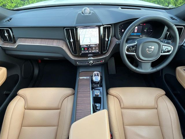 XC60リチャージ アルティメット T6 AWD PHEV 4WD