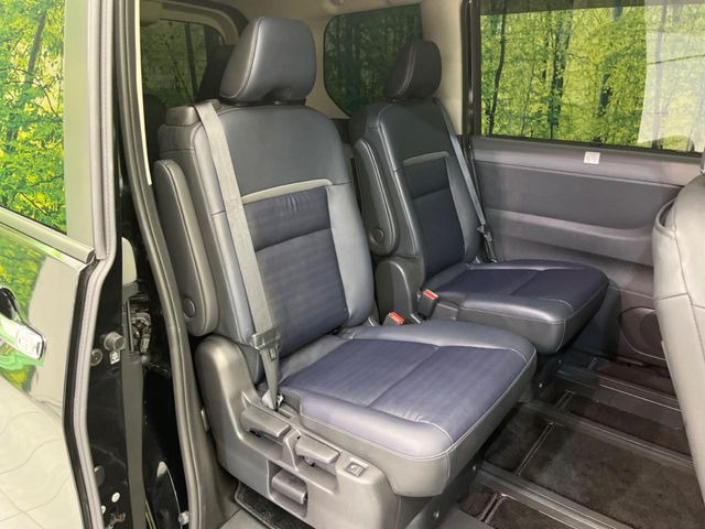 �Z�J���h�V�[�g�͒������������ƂȂ��Ă���A�X���C�h����ΒʘH�X�y�[�X���o��!�O��̈ړ����Ƃ��Ă��ȒP�ł���������A8����Ԏ������K�ȍ���S�n�̃V�[�g�ƂȂ��Ă��܂���