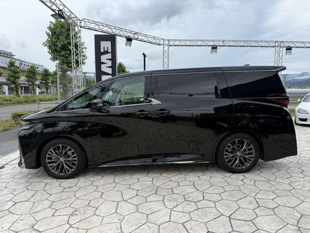ヴェルファイアハイブリッド 2.5 Z プレミア E-Four 4WD