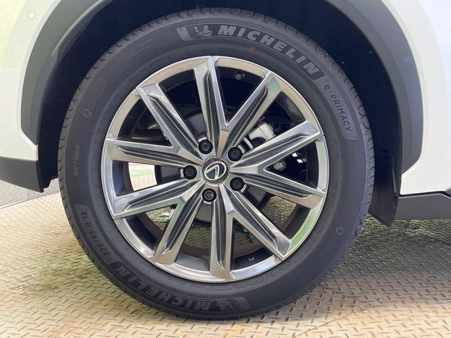 �y18�C���`�A���~�z�C�[���z�O�ςɃ}�b�`�����A���~�z�C�[���𑕒����Ă���܂��B�e��A���~�z�C�[����A�X�^�b�h���X�^�C�����戵�����Ă���܂��B���񂲑��k����������