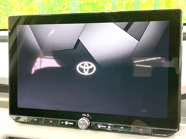 �y12.9�C���` �f�B�X�v���C�I�[�f�B�I�z���ʂ̃f�B�X�v���C��AppleCarPlay��AndroidAuto�����p�\�B�傫�ȉ�ʂŃX�}�z�i�r�A�v���������p���������܂���