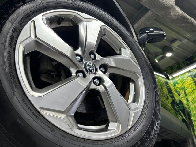 �y����18�C���`�A���~�z�C�[���z�O�ςɃ}�b�`���������A���~�z�C�[���𑕒����Ă���܂��B�e��ЊO�A���~�z�C�[����A�X�^�b�h���X�^�C�����戵�����Ă���܂��B���񂲑��k����������