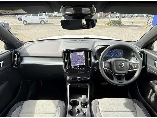 XC40エッセンシャル B3