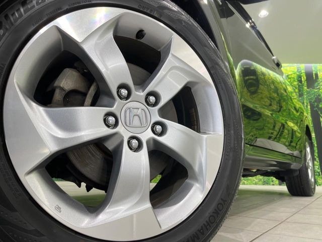 �y����17�C���`�A���~�z�C�[���z�O�ςɃ}�b�`���������A���~�z�C�[���𑕒����Ă���܂��B�e��ЊO�A���~�z�C�[����A�X�^�b�h���X�^�C�����戵�����Ă���܂��B���񂲑��k����������
