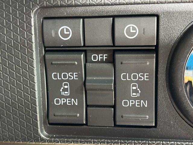 【両側パワースライドドア】スマートキーや運転席のスイッチで後席両側スライドドアの開閉が可能♪電動だから力を入れてドアを開ける必要が無く、小さなお子様でも簡単に開け閉めでき快適です♪