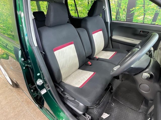 運転席シート廻りは使用感も少なく、良好な状態となっています。丁寧に使われていたことがよくわかりますね。