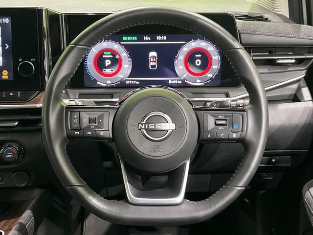 【ステアリングスイッチ】運転中、前方から目線をそらすことなく、オーディオ等の操作が可能な便利機能!安心&快適なドライブを演出してくれます♪