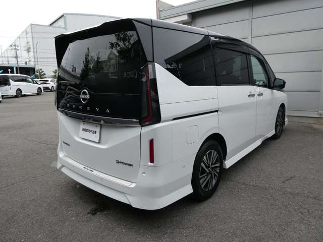 セレナ1.4 e-POWER ルキシオン