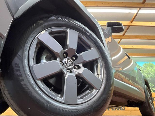 �y18�C���`�A���~�z�C�[���z�O�ςɃ}�b�`�����A���~�z�C�[���𑕒����Ă���܂��B�e��A���~�z�C�[����A�X�^�b�h���X�^�C�����戵�����Ă���܂��B���񂲑��k����������