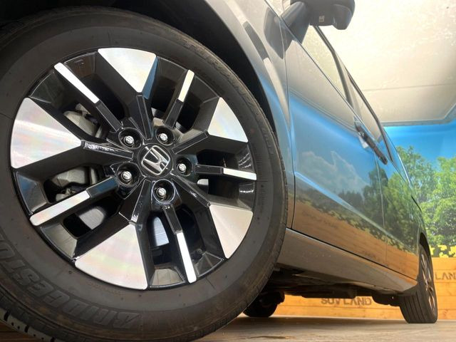 �y����16�C���`�A���~�z�C�[���z�O�ςɃ}�b�`���������A���~�z�C�[���𑕒����Ă���܂��B�e��ЊO�A���~�z�C�[����A�X�^�b�h���X�^�C�����戵�����Ă���܂��B���񂲑��k����������