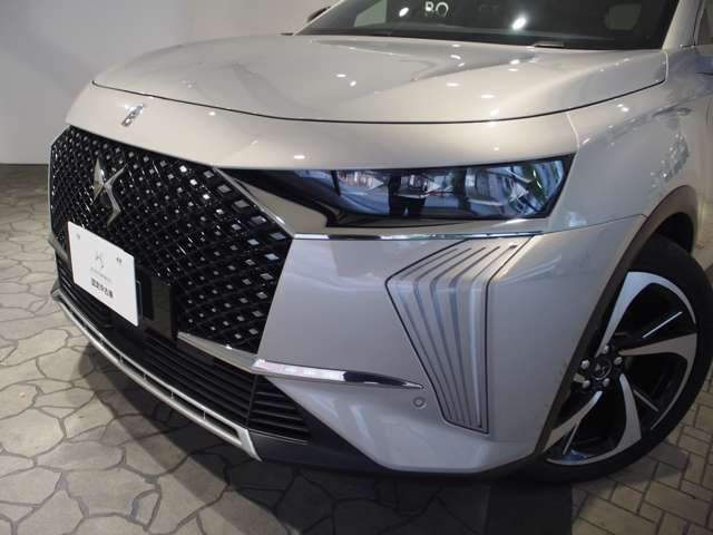 DS7オペラ E-TENSE 4&amp;times;4 パールグレーエディション  4WD