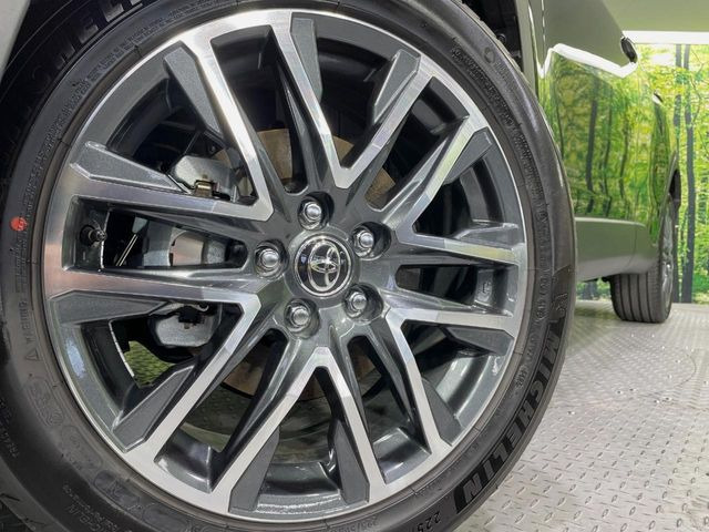 �y����18�C���`�A���~�z�C�[���z�O�ςɃ}�b�`���������A���~�z�C�[���𑕒����Ă���܂��B�e��ЊO�A���~�z�C�[����A�X�^�b�h���X�^�C�����戵�����Ă���܂��B���񂲑��k����������