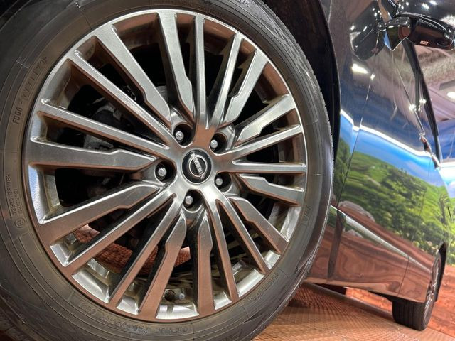 �y����18�C���`�A���~�z�C�[���z�O�ςɃ}�b�`���������A���~�z�C�[���𑕒����Ă���܂��B�e��ЊO�A���~�z�C�[����A�X�^�b�h���X�^�C�����戵�����Ă���܂��B���񂲑��k����������