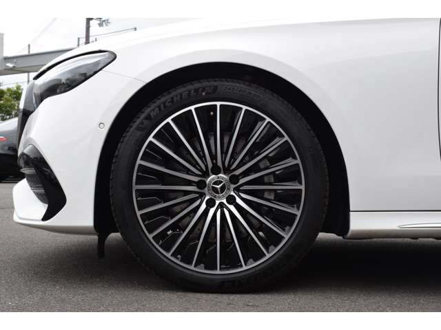 EクラスE220d AMGラインパッケージ (ISG)