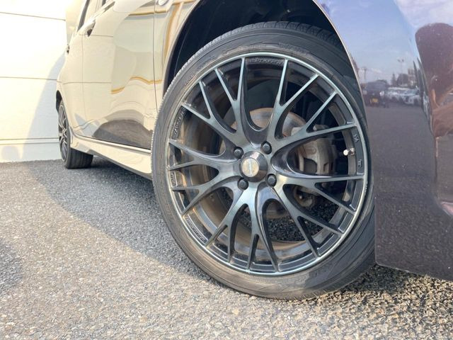 �y17�C���`�A���~�z�C�[���z�O�ςɃ}�b�`�����A���~�z�C�[���𑕒����Ă���܂��B�e��A���~�z�C�[����A�X�^�b�h���X�^�C�����戵�����Ă���܂��B���񂲑��k����������