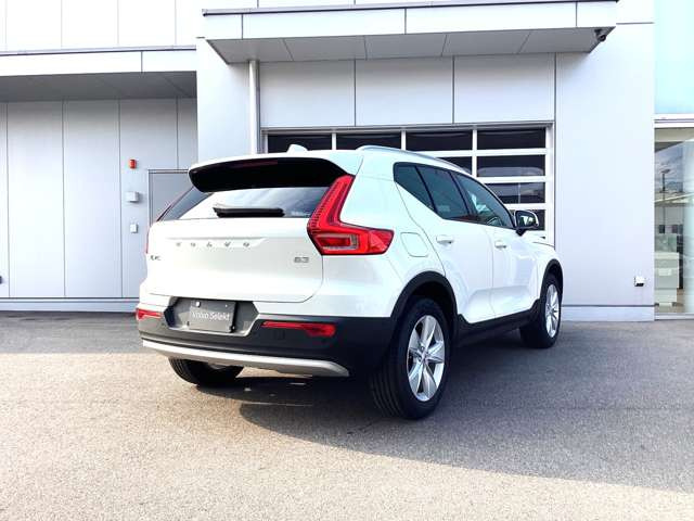 XC40プラス B3