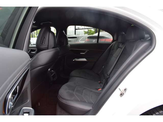 EクラスE220d AMGラインパッケージ (ISG)