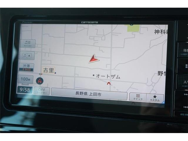 プリウス1.8 S E-Four 4WD