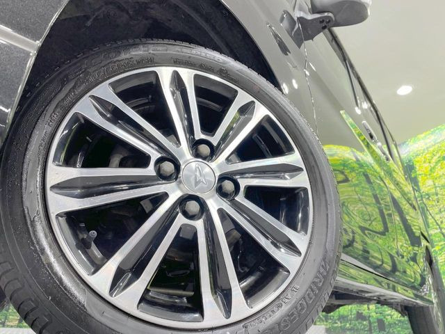 �y����15�C���`�A���~�z�C�[���z�O�ςɃ}�b�`���������A���~�z�C�[���𑕒����Ă���܂��B�e��ЊO�A���~�z�C�[����A�X�^�b�h���X�^�C�����戵�����Ă���܂��B���񂲑��k����������