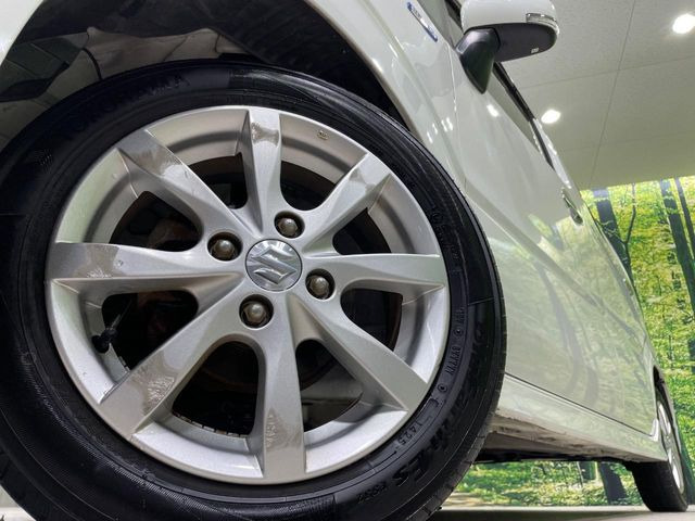 �y����14�C���`�A���~�z�C�[���z�O�ςɃ}�b�`���������A���~�z�C�[���𑕒����Ă���܂��B�e��ЊO�A���~�z�C�[����A�X�^�b�h���X�^�C�����戵�����Ă���܂��B���񂲑��k����������