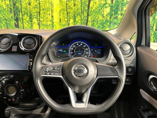 【ステアリングスイッチ】運転中、前方から目線をそらすことなく、オーディオ等の操作が可能な便利機能!安心&快適なドライブを演出してくれます♪