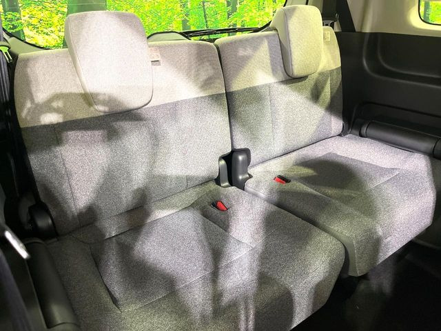 3列目シートはもちろん状態良好☆大人でもゆったりと座って頂けますので、大人数でのお出かけもラクラクです♪ご家族で、気の知れた仲間で、ドライブに行くのが楽しみですね♪