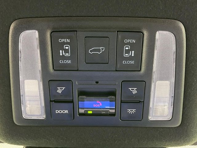 【両側パワースライドドア】スマートキーや運転席のスイッチで後席両側スライドドアの開閉が可能♪電動だから力を入れてドアを開ける必要が無く、小さなお子様でも簡単に開け閉めでき快適です♪