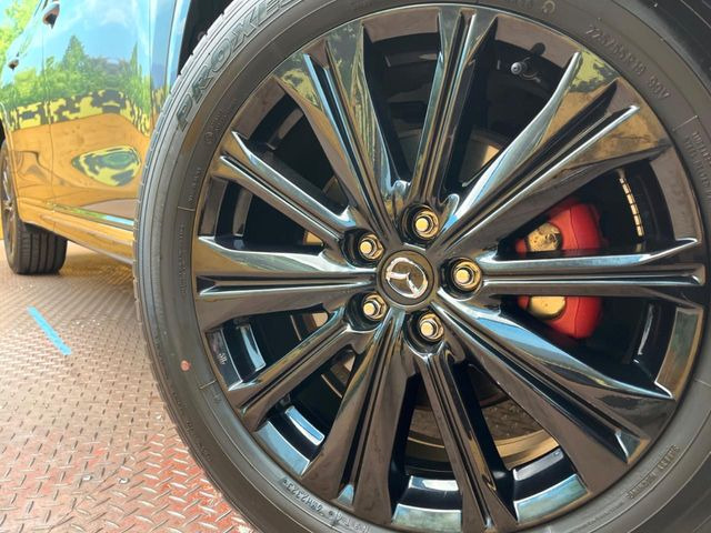 �y������19�C���`�A���~�z�C�[���z�O�ςɃ}�b�`���������A���~�z�C�[���𑕒����Ă���܂��B�e��ЊO�A���~�z�C�[����A�X�^�b�h���X�^�C�����戵�����Ă���܂��B���񂲑��k����������
