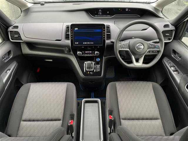 セレナ1.2 e-POWER ハイウェイスターV アーバンクロム