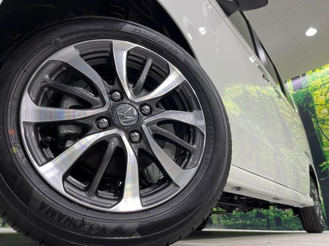 �y����14�C���`�A���~�z�C�[���z�O�ςɃ}�b�`���������A���~�z�C�[���𑕒����Ă���܂��B�e��ЊO�A���~�z�C�[����A�X�^�b�h���X�^�C�����戵�����Ă���܂��B���񂲑��k����������