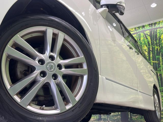�y18�C���`�A���~�z�C�[���z�O�ςɃ}�b�`�����A���~�z�C�[���𑕒����Ă���܂��B�e��A���~�z�C�[����A�X�^�b�h���X�^�C�����戵�����Ă���܂��B���񂲑��k����������