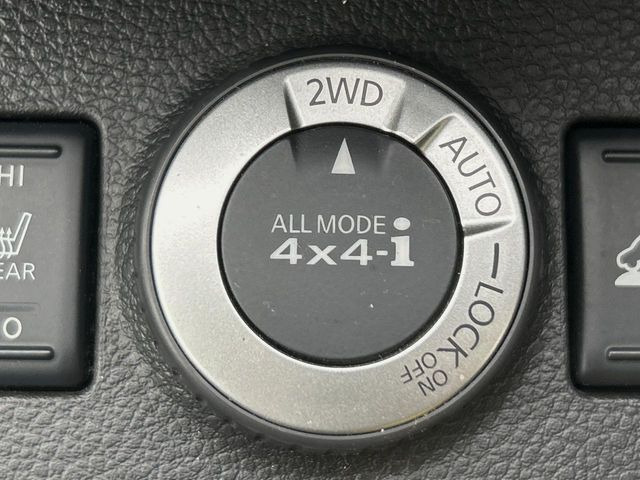 �y�I�[�����[�h4&times;4�z2WD/4WD���[�h����y�ɐ؂�ւ��\�B�R��d����2WD�A�X�^�b�N���ɖ𗧂�LOCK�AAUTO���[�h�ł�4WD�̔z���������Œ������A�H�ʏ󋵂��킸���肵��������T�|�[�g�B