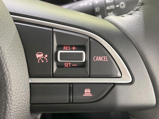 【アダプティブクルーズコントロール】高速道路での長距離走行が楽に!!自動で速度を保つクルーズコントロールが、衝突軽減システムと連携し、前方の車両を感知して車間を保つように速度調節してくれます!!