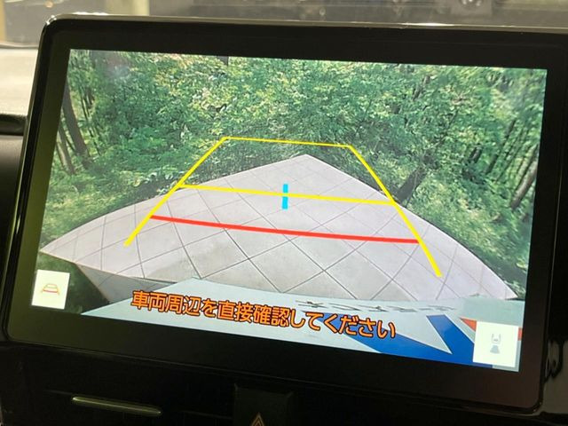 【バックカメラ】駐車時に後方がリアルタイム映像で確認できます。大型商業施設や立体駐車場での駐車時や、夜間のバック時に大活躍!運転スキルに関わらず、今や必須となった装備のひとつです!