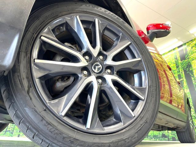 �y����18�C���`�A���~�z�C�[���z�O�ςɃ}�b�`���������A���~�z�C�[���𑕒����Ă���܂��B�e��ЊO�A���~�z�C�[����A�X�^�b�h���X�^�C�����戵�����Ă���܂��B���񂲑��k����������