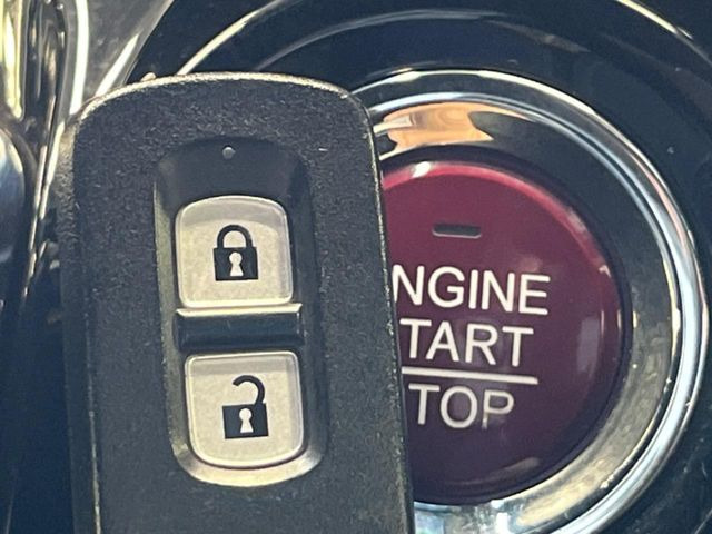 �yHonda�X�}�[�g�L�[�z�J�o����|�P�b�g�ɓ��ꂽ�܂܂ł��h�A�̎{���E�������\�ȃX�}�[�g�L�[�𑕔��B�G���W���̃I���E�I�t�����J�M�����o���K�v����������Ƃ��Ă��֗��ł���