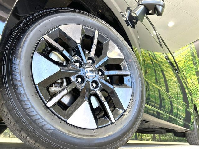 �y����16�C���`�A���~�z�C�[���z�O�ςɃ}�b�`���������A���~�z�C�[���𑕒����Ă���܂��B�e��ЊO�A���~�z�C�[����A�X�^�b�h���X�^�C�����戵�����Ă���܂��B���񂲑��k����������