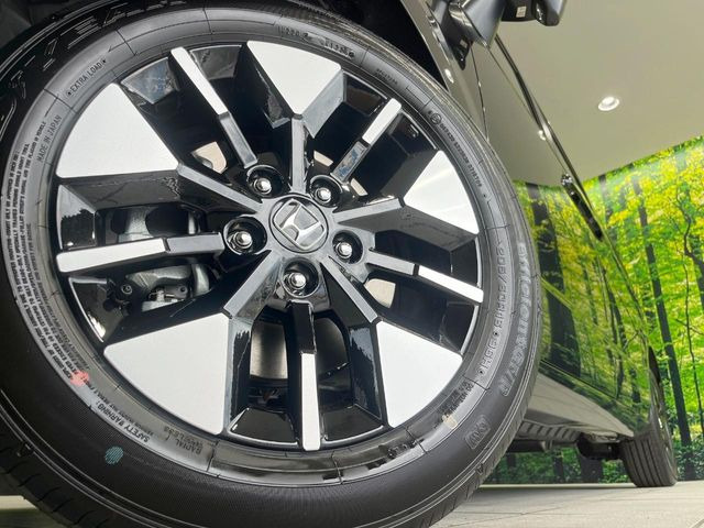 �y����16�C���`�A���~�z�C�[���z�O�ςɃ}�b�`���������A���~�z�C�[���𑕒����Ă���܂��B�e��ЊO�A���~�z�C�[����A�X�^�b�h���X�^�C�����戵�����Ă���܂��B���񂲑��k����������