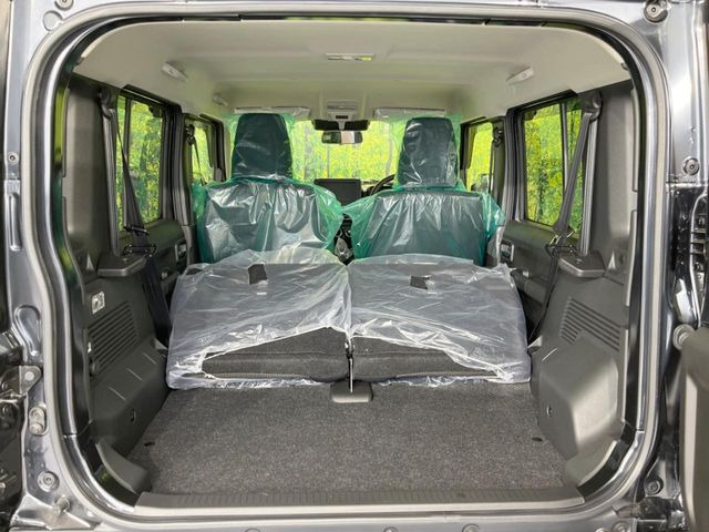普段のお買い物や通勤、送迎等に十分な荷室スペースを確保しております。セカンドシートを倒すと、大きな荷物の積載も可能です♪