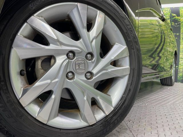 �y����16�C���`�A���~�z�C�[���z�O�ςɃ}�b�`���������A���~�z�C�[���𑕒����Ă���܂��B�e��ЊO�A���~�z�C�[����A�X�^�b�h���X�^�C�����戵�����Ă���܂��B���񂲑��k����������