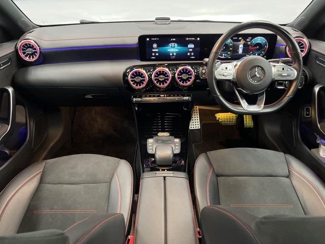 CLAシューティングブレークCLA200d AMGライン