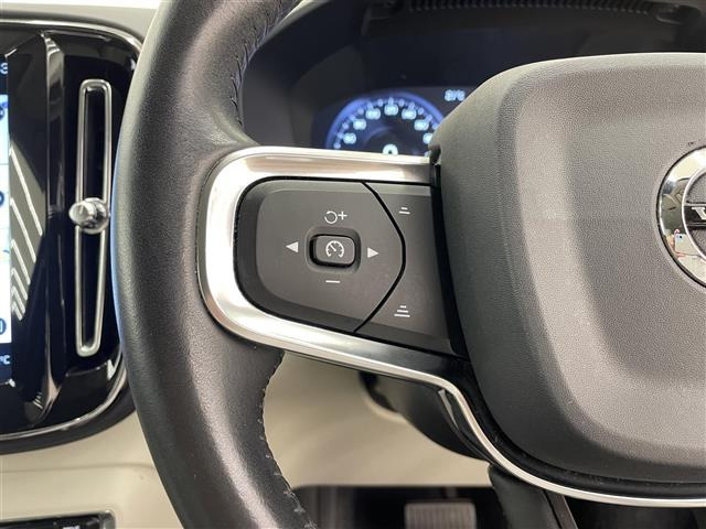 XC40T4 モメンタム