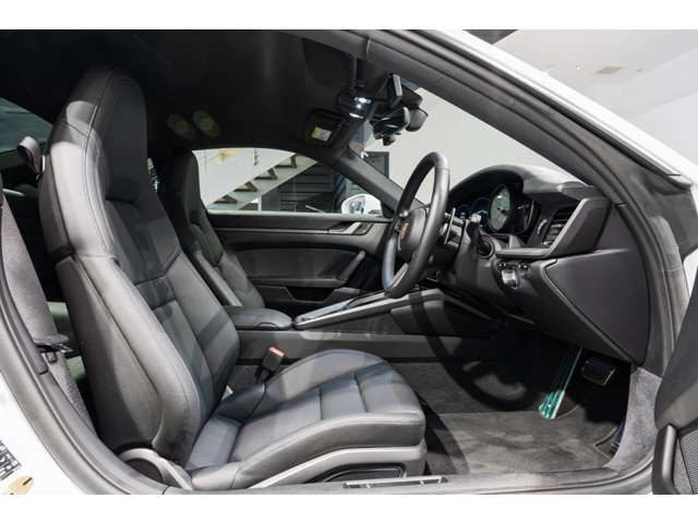 911カレラ4S PDK 4WD