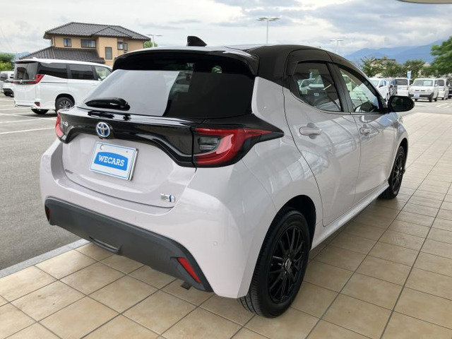 ヤリス1.5 ハイブリッド Z E-Four 4WD