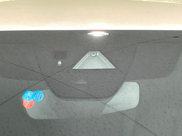�yi-ACTIVESENSE�z���s���ɑO���̎ԗ�����F�����A�Փ˂������Ȏ��͌x��ƃu���[�L�ŏՓˉ���Ɣ�Q�y�����A�V�X�g�B�����S�Ƀh���C�u�����y���݂��������܂��B