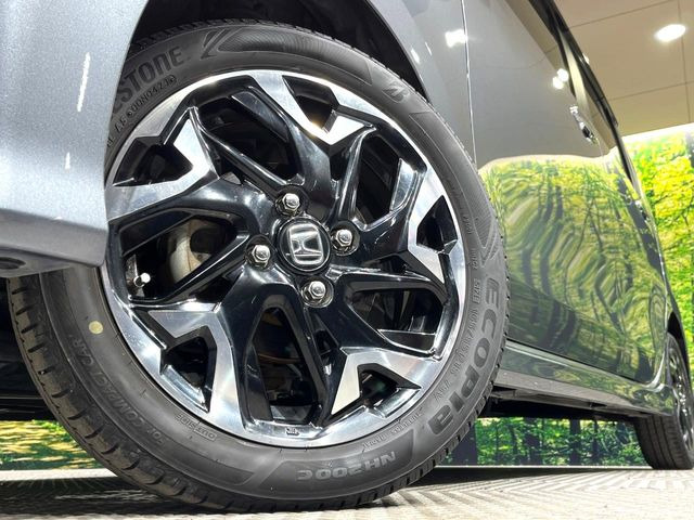 �y����15�C���`�A���~�z�C�[���z�O�ςɃ}�b�`���������A���~�z�C�[���𑕒����Ă���܂��B�e��ЊO�A���~�z�C�[����A�X�^�b�h���X�^�C�����戵�����Ă���܂��B���񂲑��k����������