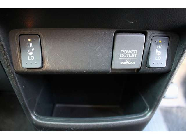 運転席シートヒーター、助手席シートヒーター