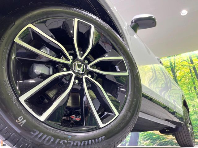 �y����18�C���`�A���~�z�C�[���z�O�ςɃ}�b�`���������A���~�z�C�[���𑕒����Ă���܂��B�e��ЊO�A���~�z�C�[����A�X�^�b�h���X�^�C�����戵�����Ă���܂��B���񂲑��k����������