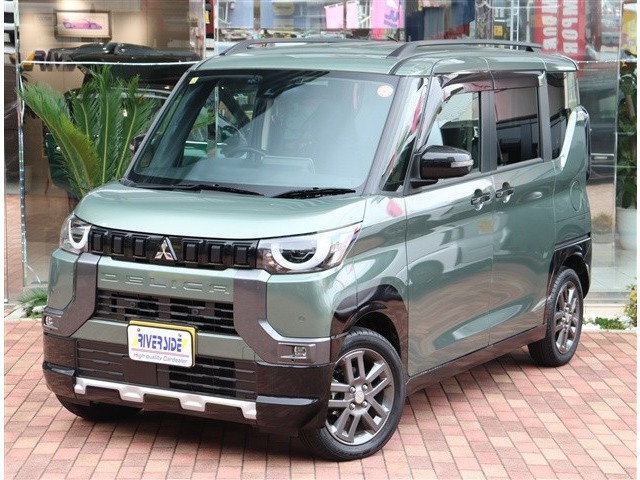 デリカミニT プレミアム 4WD